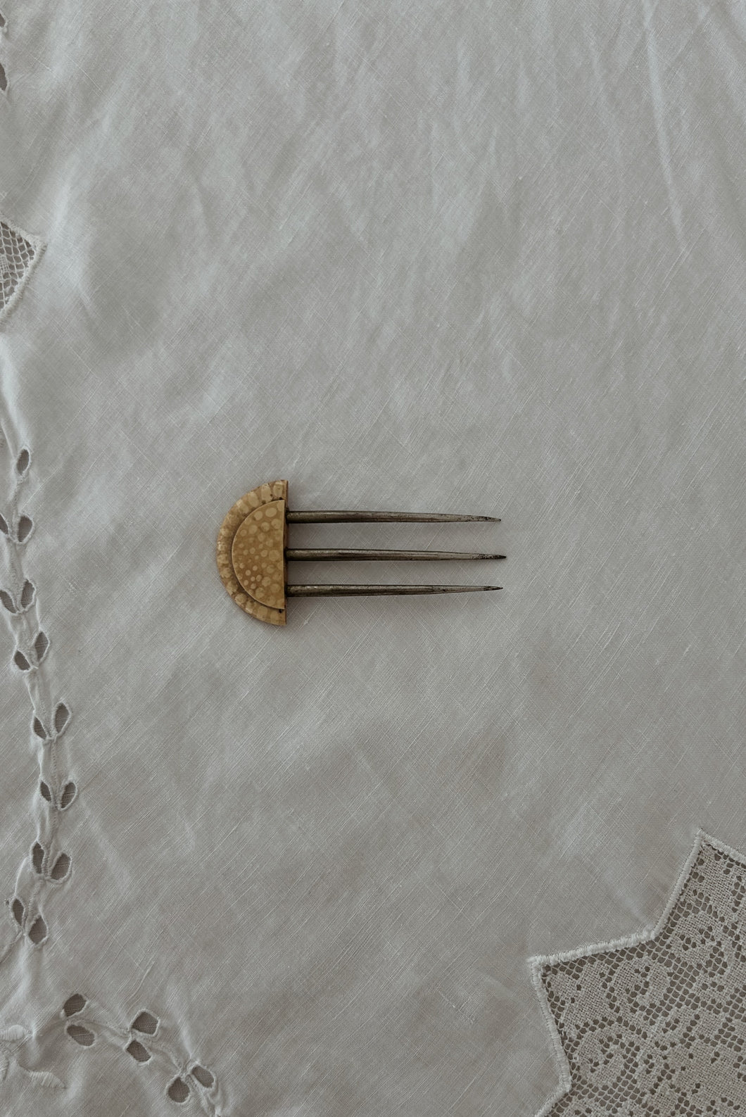 1930's ART DECO HAIR COMB