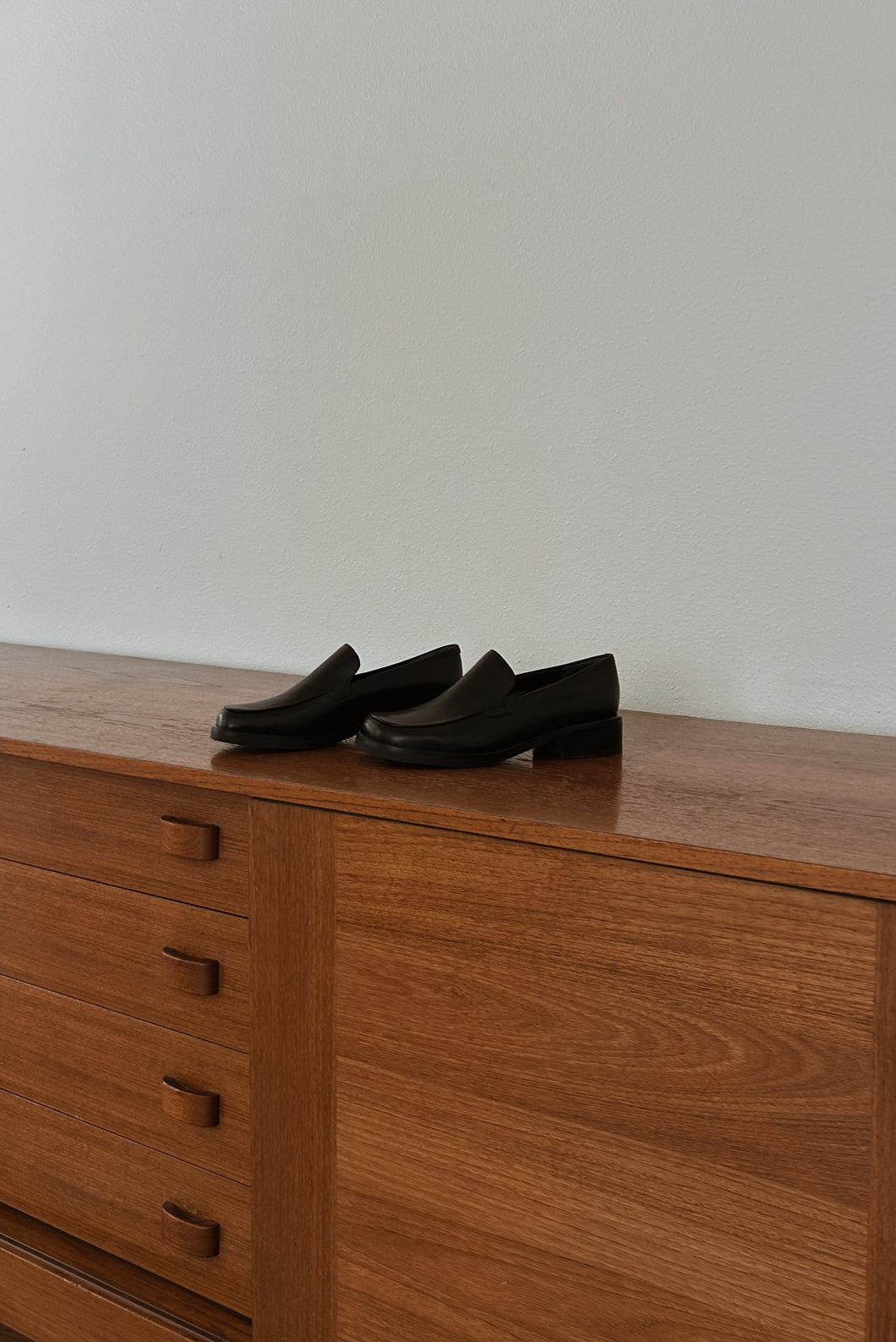1990's FRANCO SARTO BLACK LEATHER LOAFERS | SIZE 6