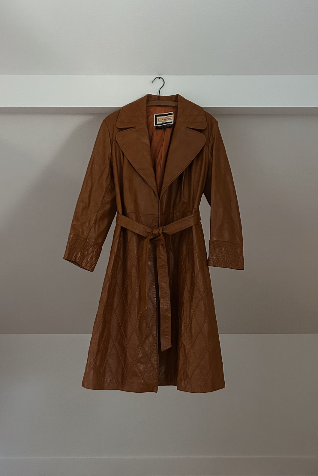 1970's TAWNY DIAMOND PATCHED LEATHER TRENCH | SIZE S/M