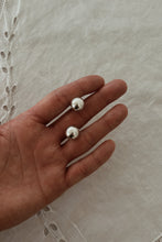 1980's CHUNKY STERLING SILVER MODERNIST BALL POSTS