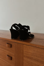 1990's BANDOLINO VENGA BLACK SUEDE WEDGES | SIZE 7