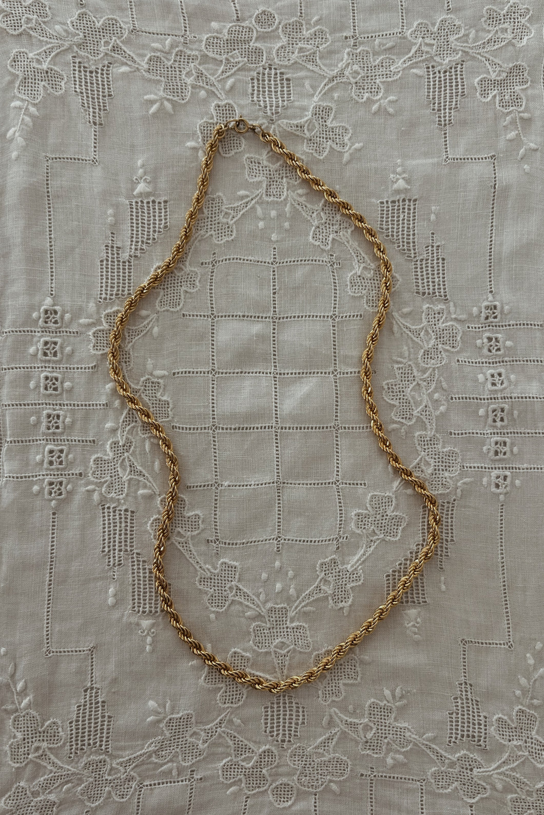 1990's GOLD PLATE CHUNKY TWIST CHAIN