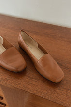 1990's BANDOLINO BUTTERY SOFT CAMEL LEATHER LOAFERS | SIZE 7N
