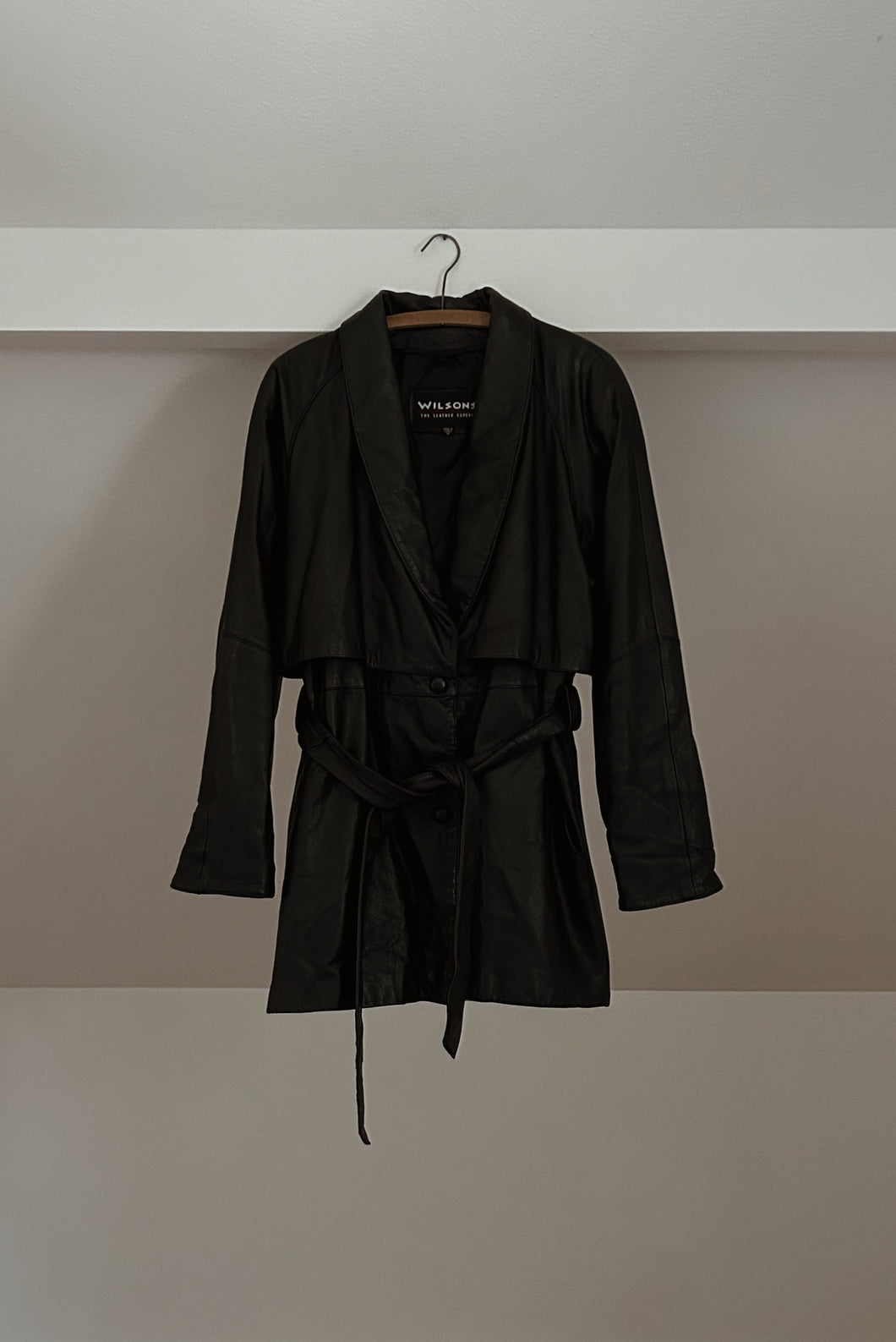 1990's WILSONS CLASSIC BLACK LEATHER TRENCH JACKET | SIZE S/M