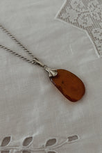 1970's STERLING + AMBER PENDANT ON 925 STERLING SILVER TWIST CHAIN