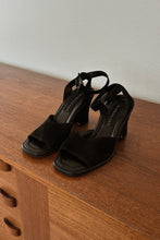 1990's BANDOLINO VENGA BLACK SUEDE WEDGES | SIZE 7