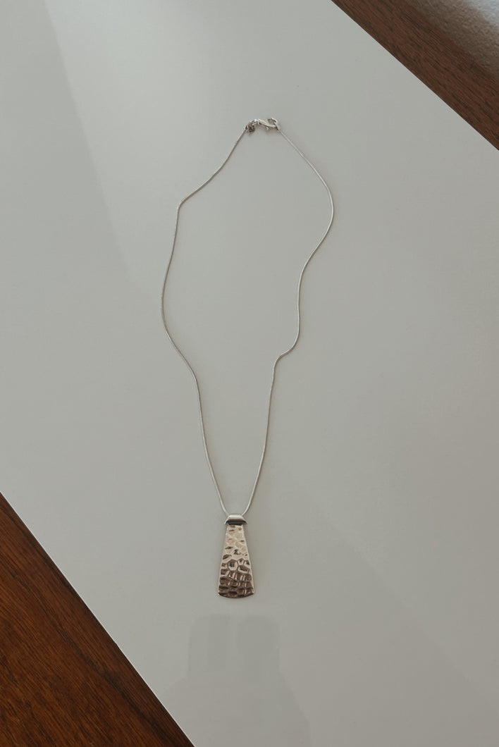 1980's HAMMERED STERLING PENDANT ON LIQUID STERLING CHAIN