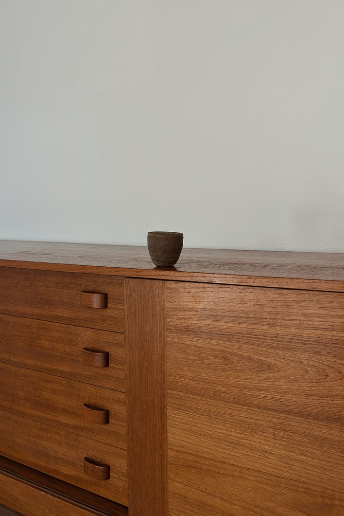 MID CENTURY CLAY CERAMIC BUD JAR