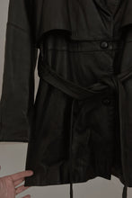 1990's WILSONS CLASSIC BLACK LEATHER TRENCH JACKET | SIZE S/M