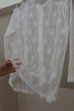 1970's WHITE LACE BUTTON BLOUSE | SIZE M