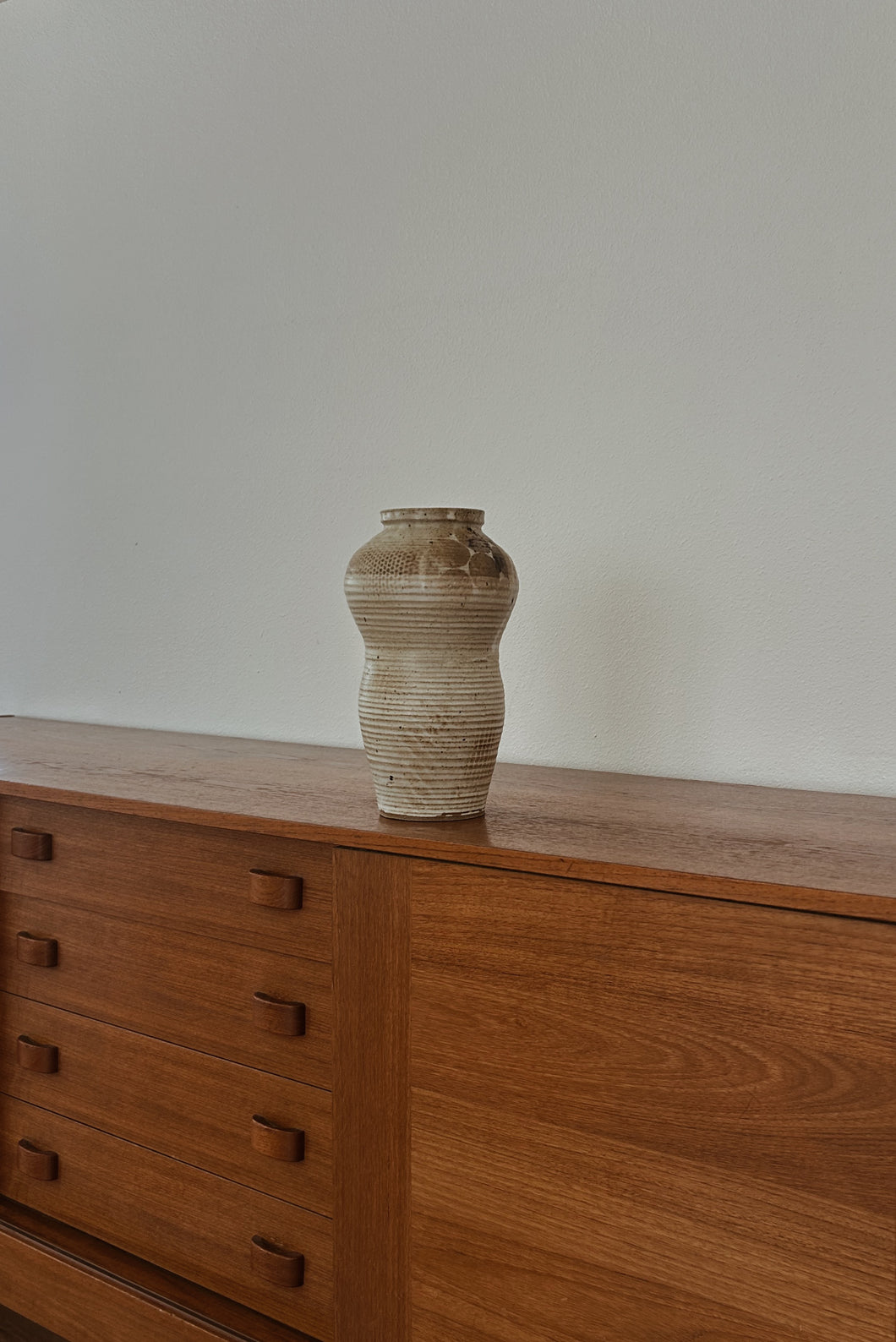1980's EXTRA LARGE RARE SPECKLED STUDIO POTTERY VASE