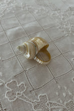 1980's NAUTILUS PEARLY GOLD SHELL RING | SIZE 6