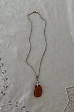 1970's STERLING + AMBER PENDANT ON 925 STERLING SILVER TWIST CHAIN
