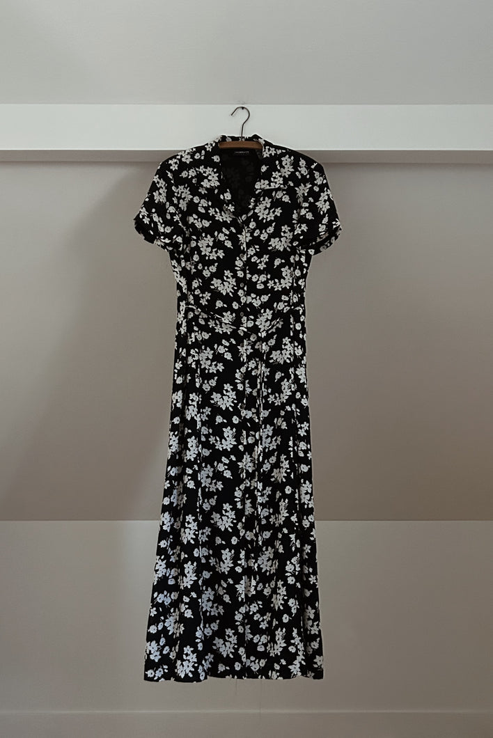 1990's BLACK + WHITE FLORAL SUNDRESS | SIZE M/L