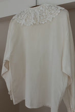 1980's VICTORIAN STYLE PLEATED LACE BUTTON BLOUSE | SIZE M