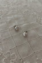 1980's 925 STERLING SILVER CHUNKY FRESHWATER PEARL POSTS