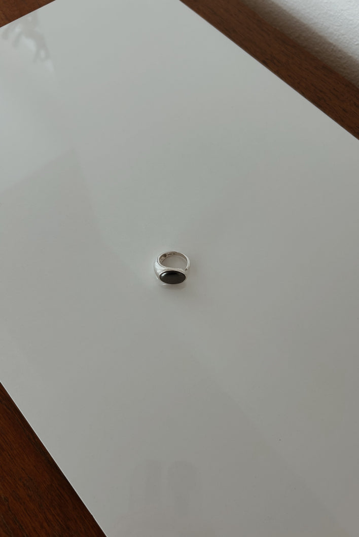 1980's MODERN STERLING + HEMATITE RING | SIZE 7/7.5