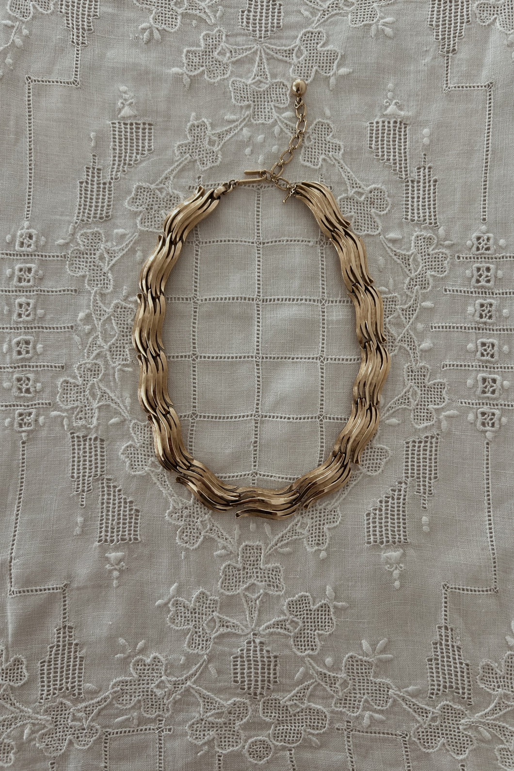 1980's GOLD FILL TRIFARI WAVE CHAIN NECKLACE