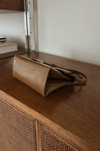 1960's MOD GLOSSY VINYL MINI HANDBAG | 6.5" x 4.5" x 3"