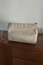1990's AK CREAM FAUX LEATHER BAG