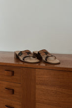 1990's PATCHED LEATHER HEELED SANDALS | SIZE 9.5