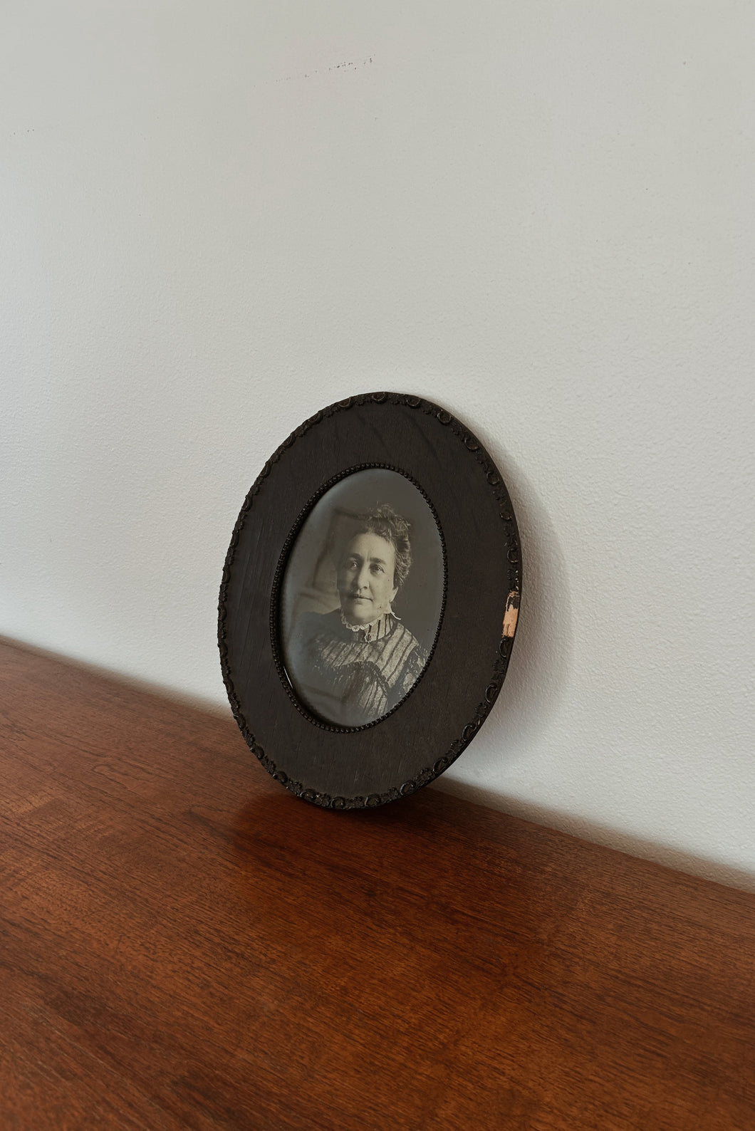 EDWARDIAN BLACK WOOD FLORAL TRIM FRAME