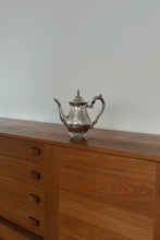 MID CENTURY ONEIDA SILVER PLATED COFFEE POT