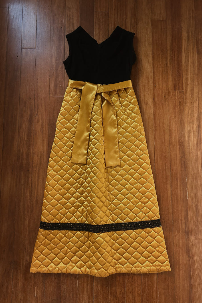 1970's GOLD QUILTED MAXI | SIZE M