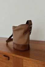 1990's ESPRIT CARAMEL FAUX LEATHER BUCKET BAG | 10" x 8"