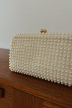 1960's PEARL KNIT CLUTCH | 9" x 5"