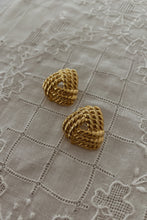 1980's AK GOLD PLATE LARGE ROPE POSTS