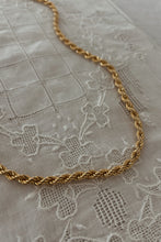 1990's GOLD PLATE CHUNKY TWIST CHAIN