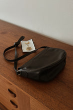 1980's BLACK FAUX LEATHER BAG | CHANGEABLE CLASP