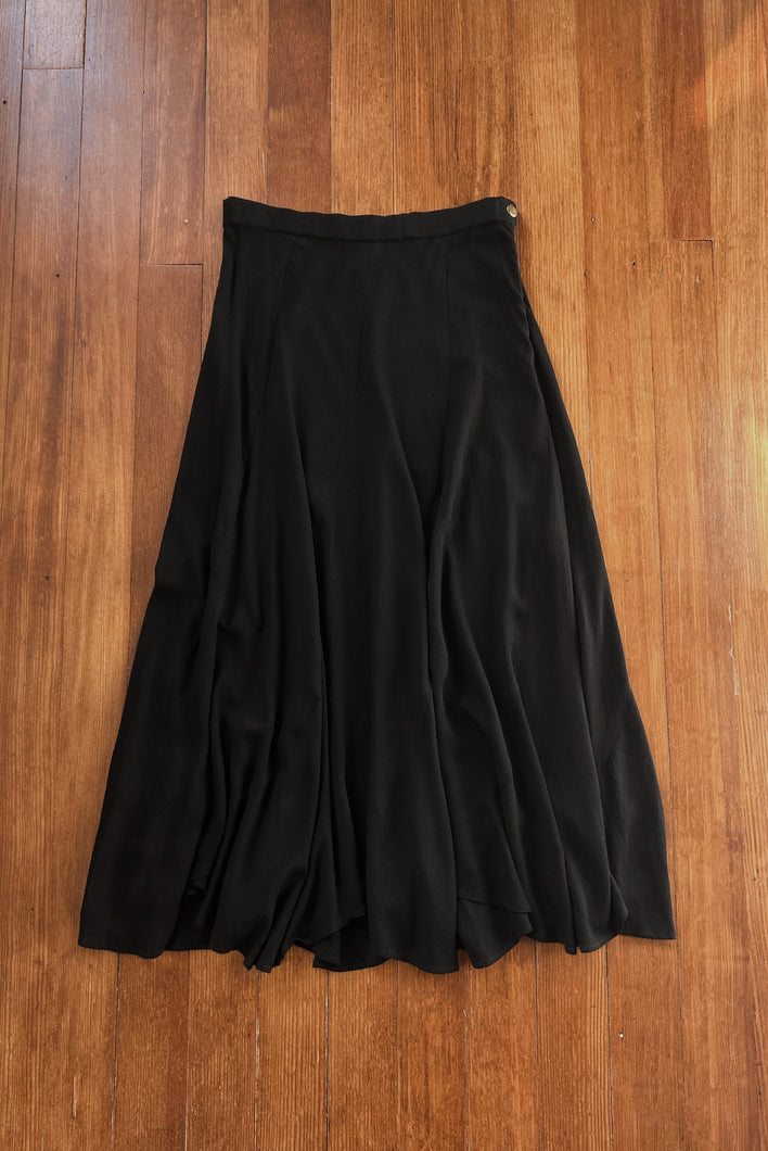 1990's BLACK TEXTURED SCALLOP MAXI SKIRT | SIZE M/L