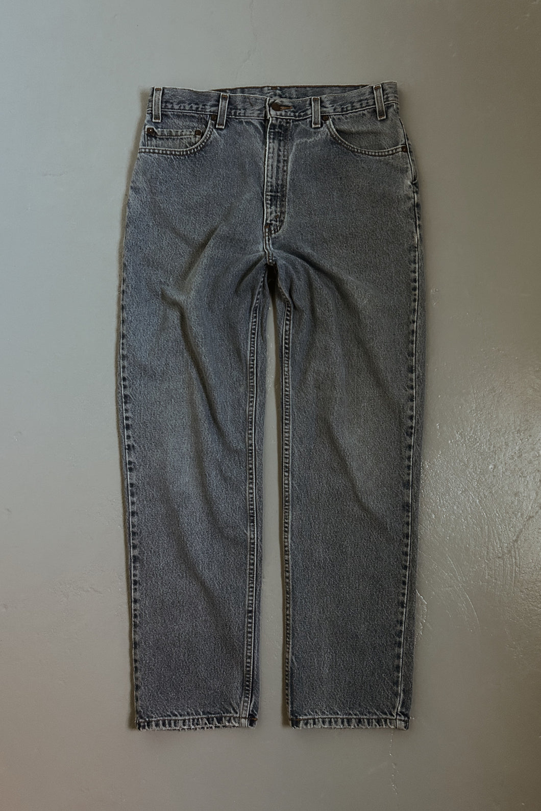 1990's LEVI'S 540 BROWN TAB RELAXED DENIM | SIZE 32