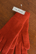 1980's CHERRY SHETLAND WOOL GLOVES