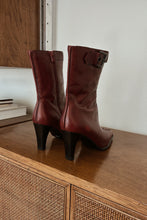 Y2K OXBLOOD STITCHED LEATHER HEELED BOOTS | SIZE 7