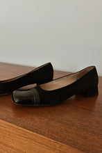 1980's FERRAGAMO BLACK TWO TONE SUEDE PUMPS | SIZE 8