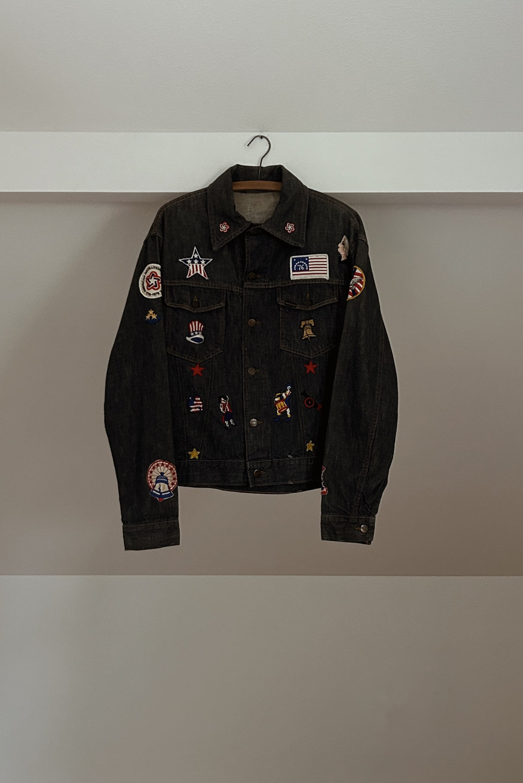 1970's RARE BICENTENNIAL BUDWEISER PATCH DENIM JACKET | SIZE M/L