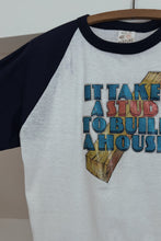 1980's TAKES A STUD TO BUILD A HOUSE BASEBALL TEE | SIZE M