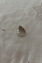 1980's CHUNKY 925 STERLING CRESTED SHELL RING | SIZE 7.5