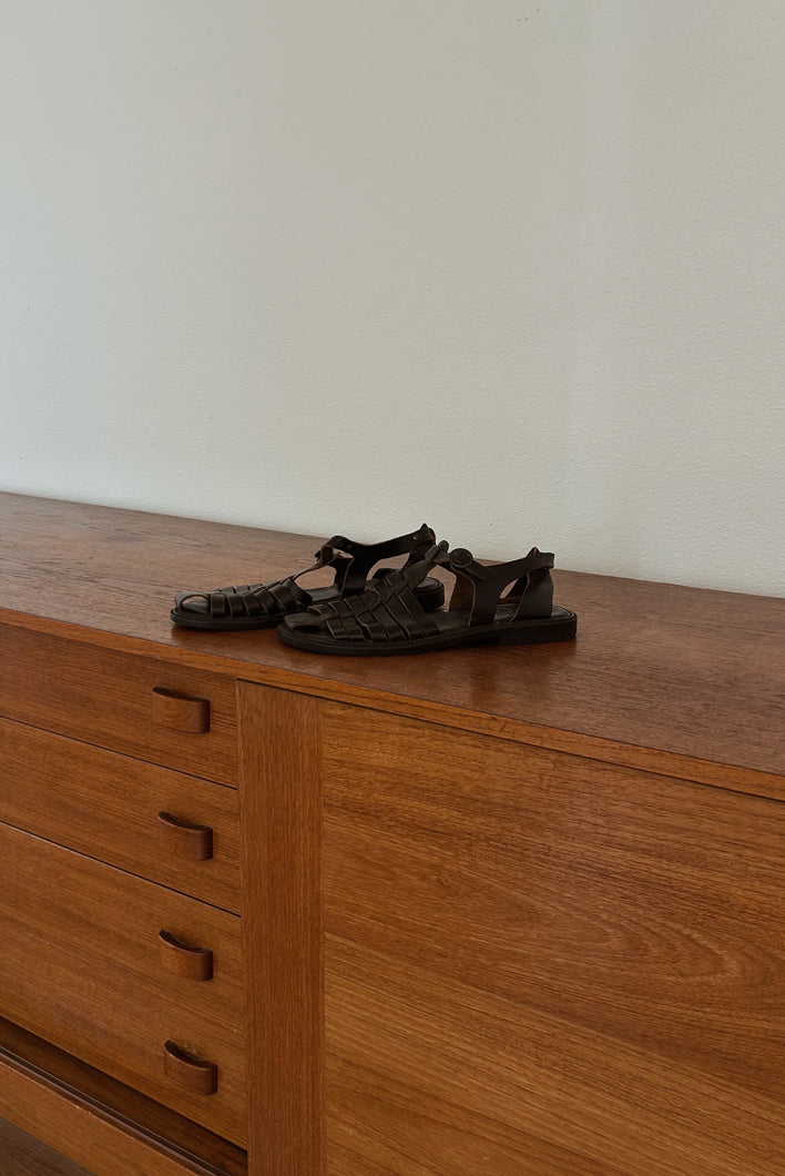 1990's BASS CHOCOLATE LEATHER FISHERMAN SANDALS | SIZE 8.5