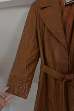 1970's TAWNY DIAMOND PATCHED LEATHER TRENCH | SIZE S/M