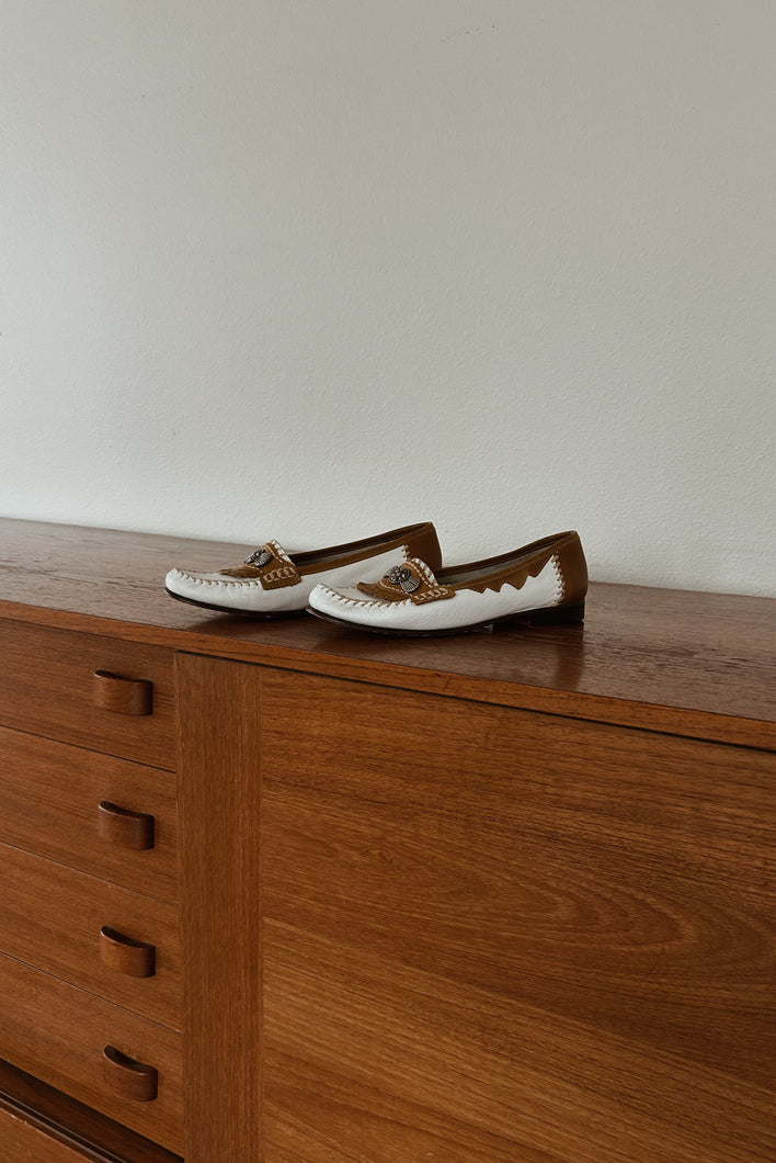 EARLY 1990's TAOS WESTERN LEATHER MOCCASINS | SIZE 7.5