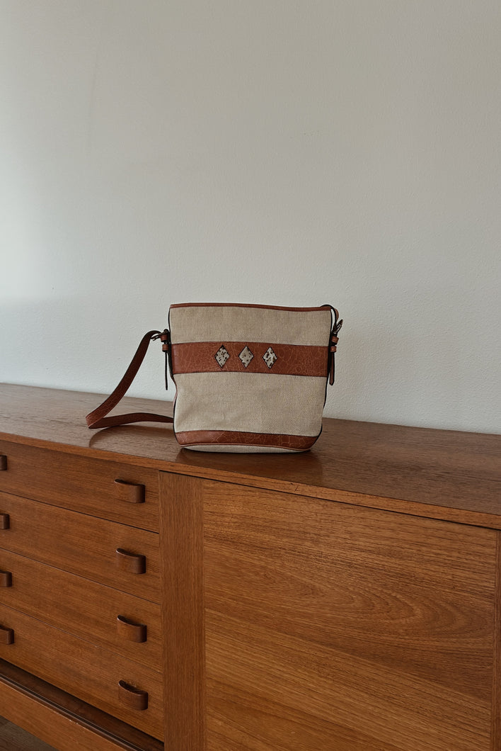 1980's WESTERN WOVEN BUCKET BAG