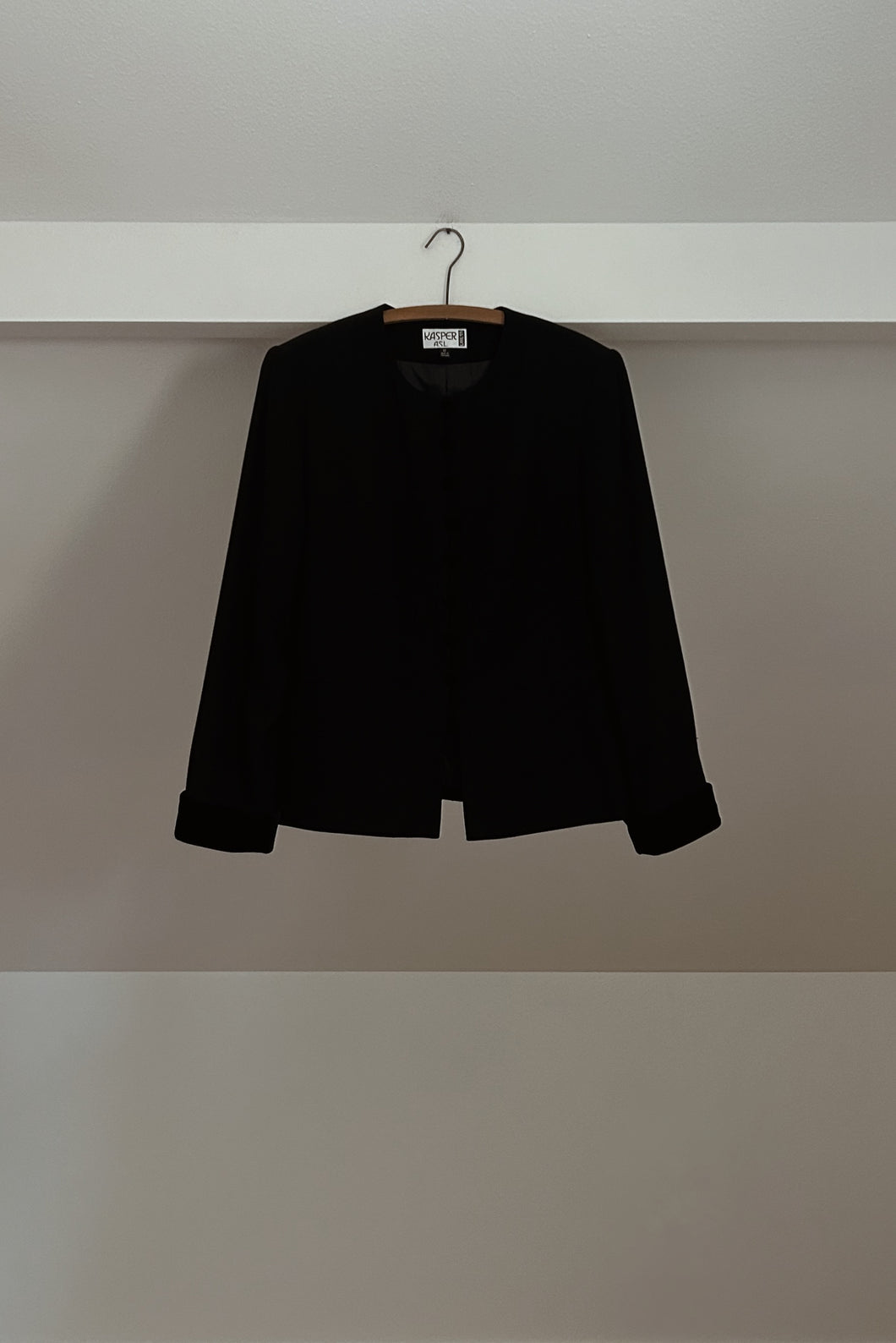 Y2K BLACK VELVET FROG BUTTON PEPLUM BLAZER | SIZE M/L